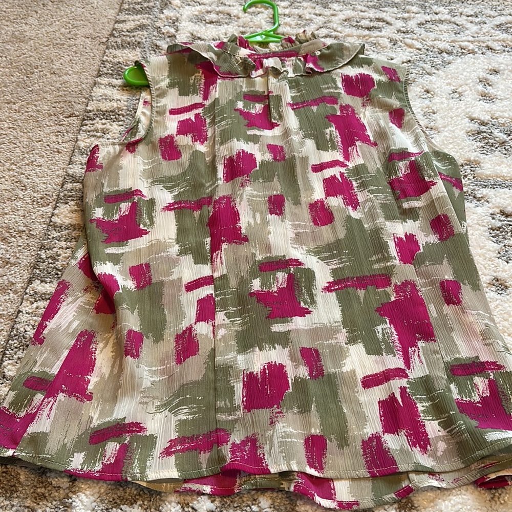 NWOT Ruffled Button Blouse - Picture 6 of 7